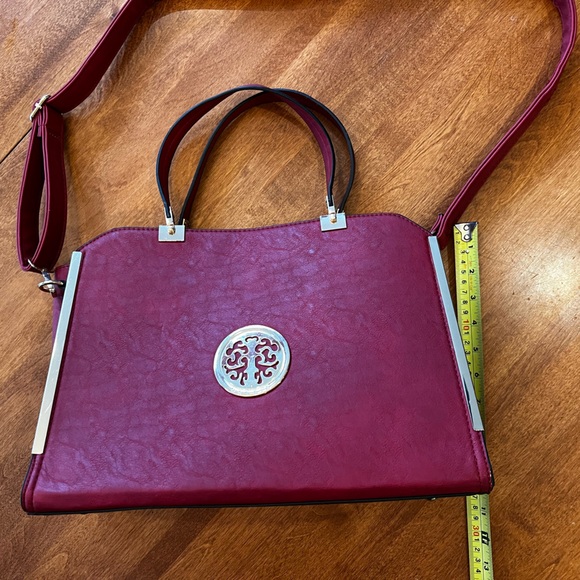 Red structured Asian style briefcase/laptop bag - Picture 3 of 5